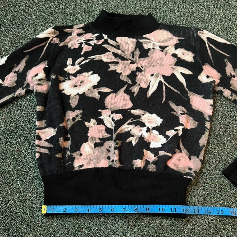 Black Colorblock Hem w/ Pink & Cream Floral Mockneck Fitted Long-Sleeve Sweater